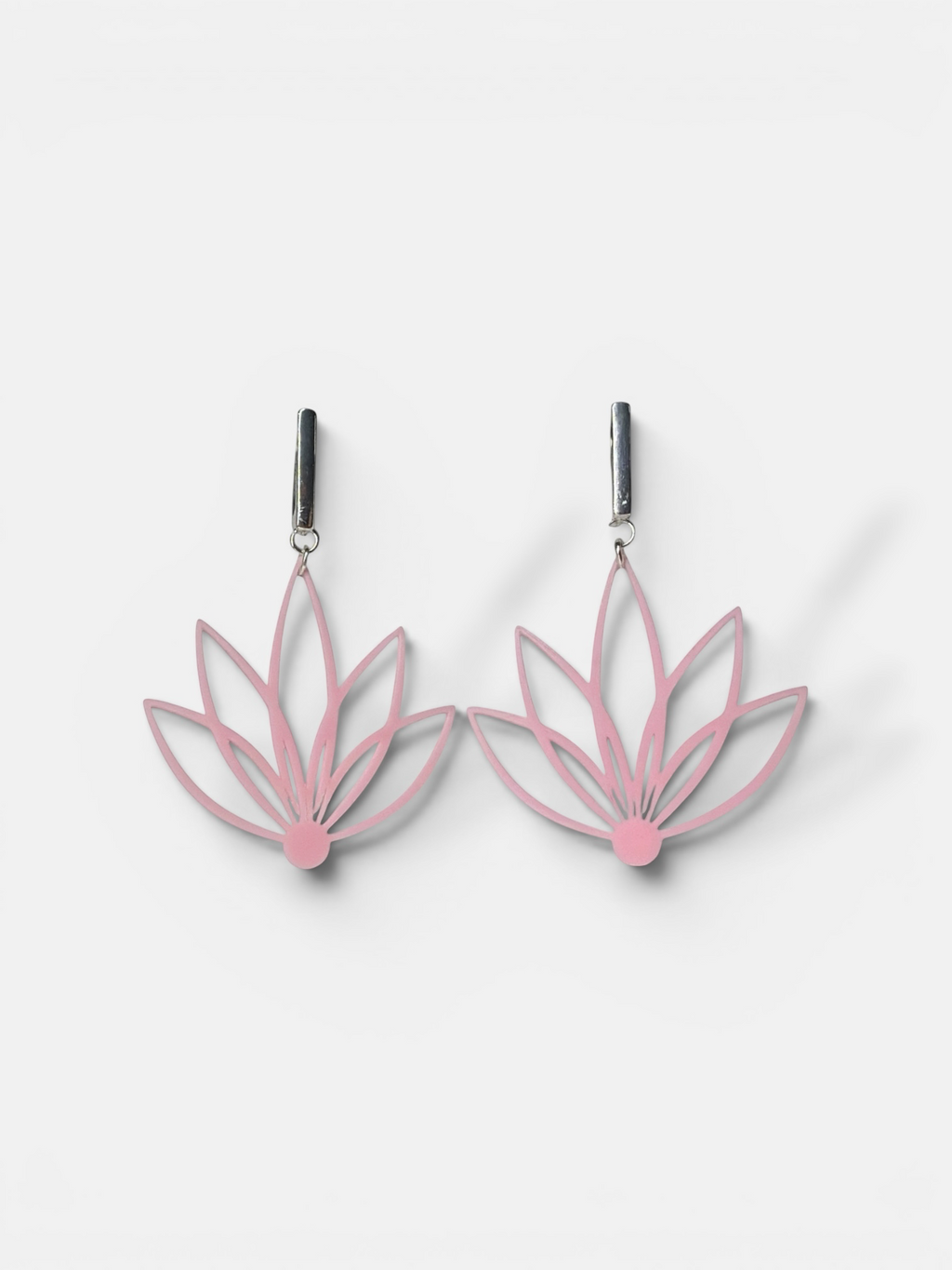 Bloom Line – Floral Drop mit feinsilberplattierten Brisuren