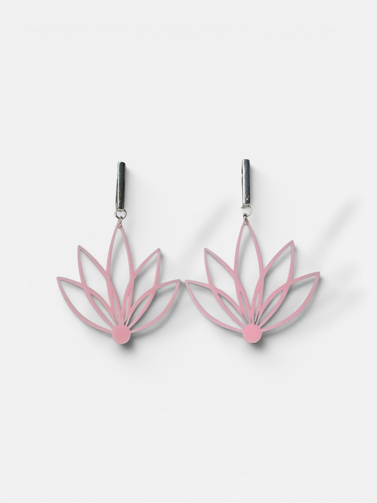 Bloom Line – Floral Drop mit feinsilberplattierten Brisuren